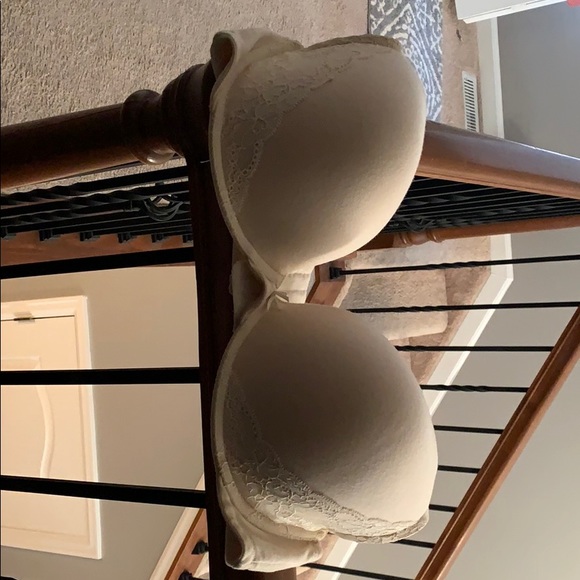 Bra - Picture 1 of 2
